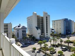 Ocean Breeze Luxury Resort Unit 4B - Image 2