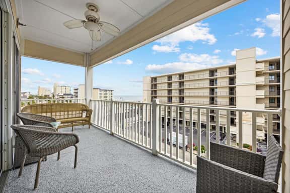 Ocean Breeze Luxury Resort Unit 3C - Image 1
