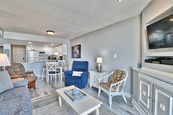 Waterpointe 1 Unit 406 - Image 4