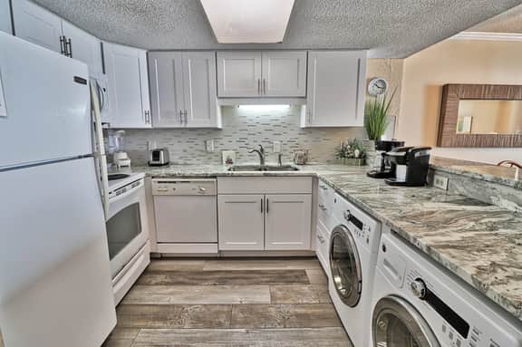 Waterpointe 1 Unit 606 - Image 4