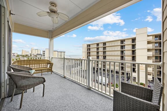 Ocean Breeze Luxury Resort Unit 3C - Image 1