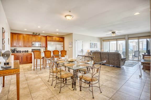 Ocean Breeze Luxury Resort Unit 4B - Image 1