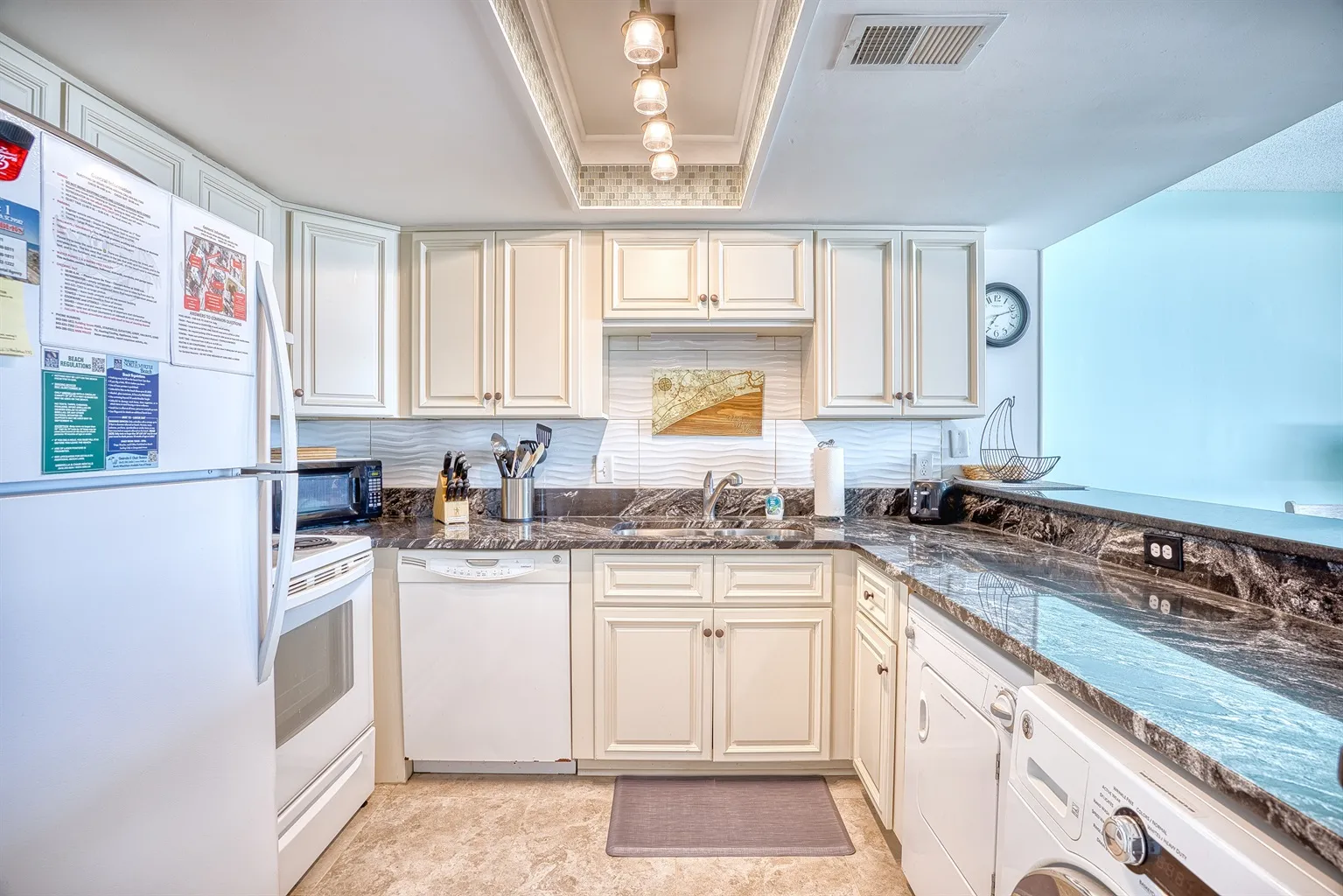 full kitchen