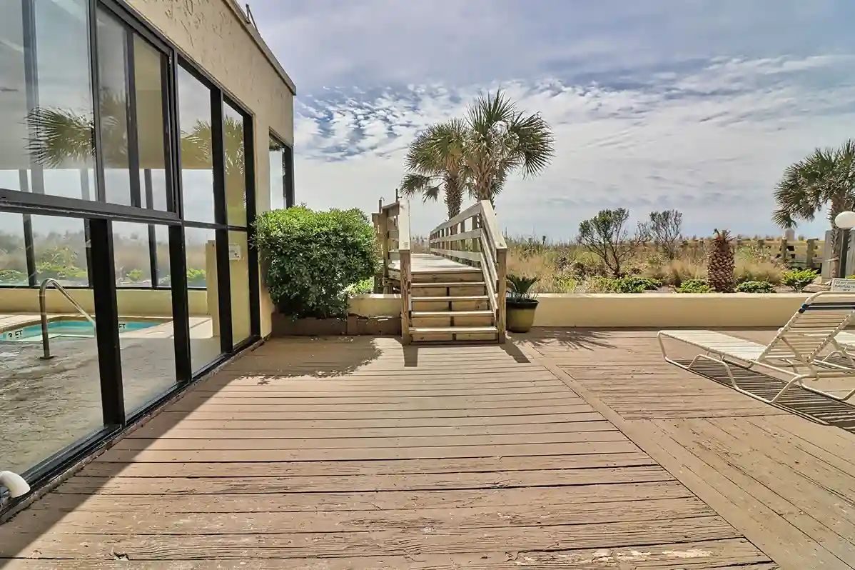walk way to the beach