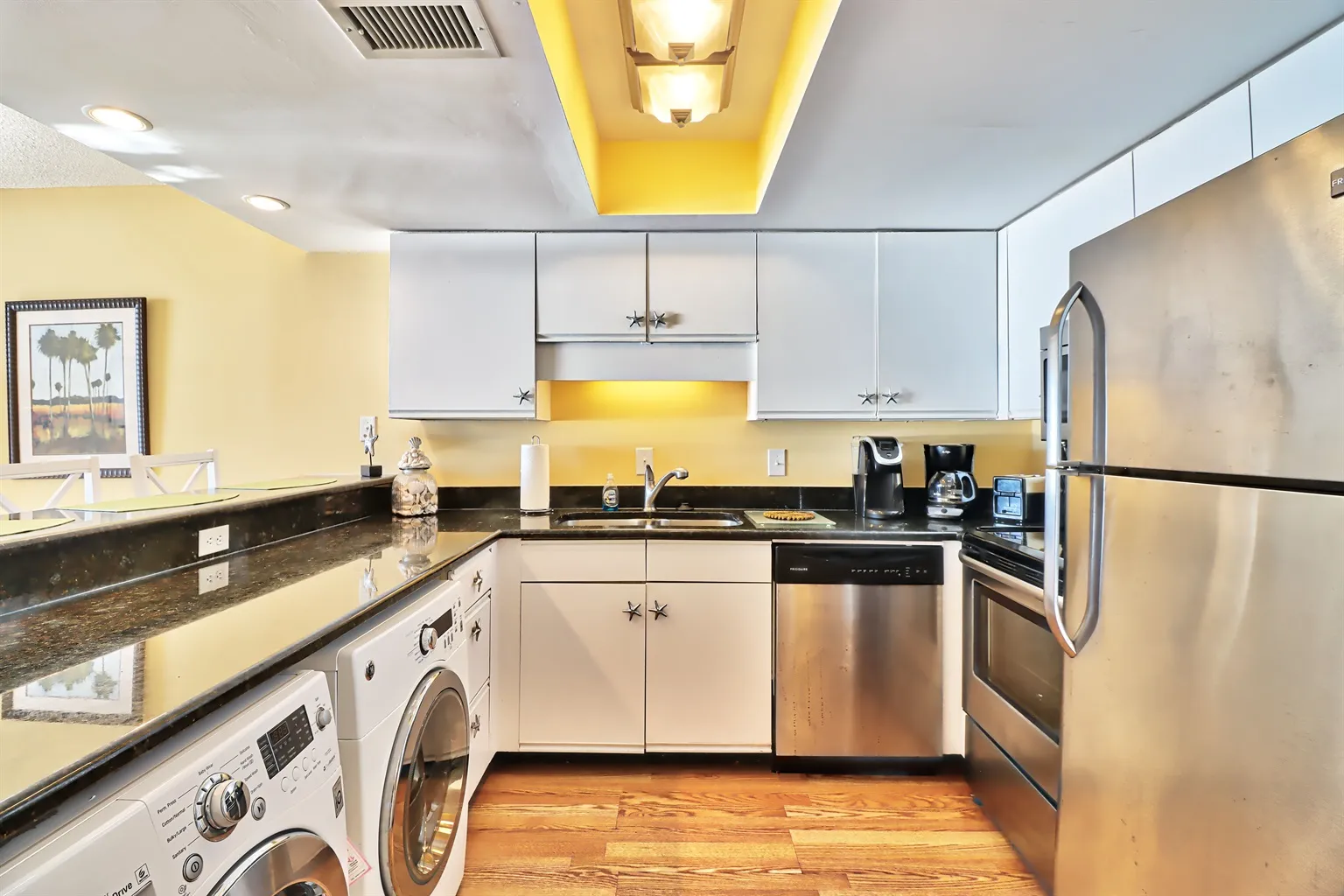 full kitchen