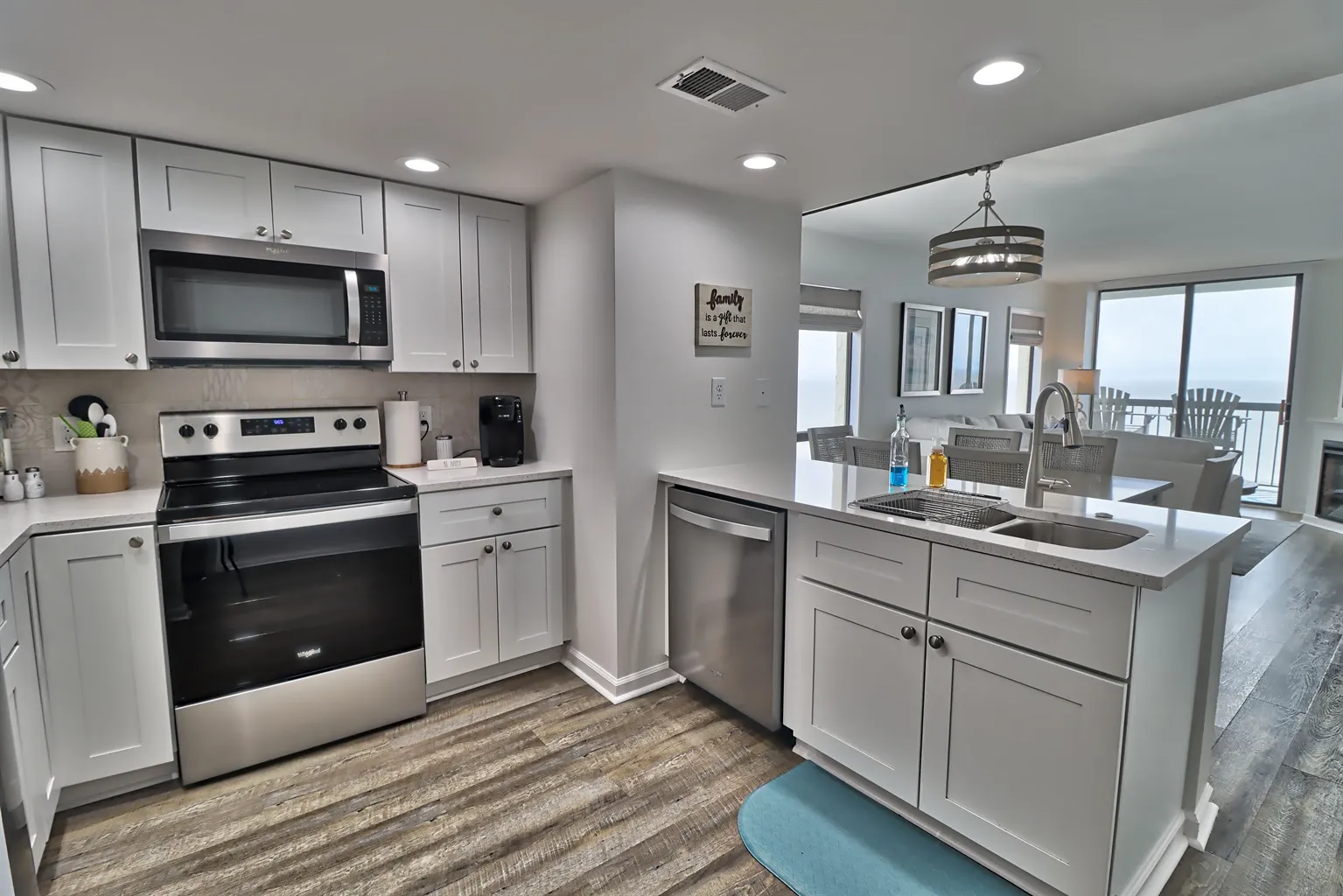 Full kitchen w/ocean views