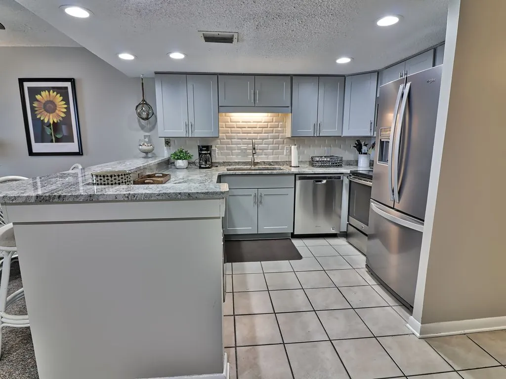 full kitchen