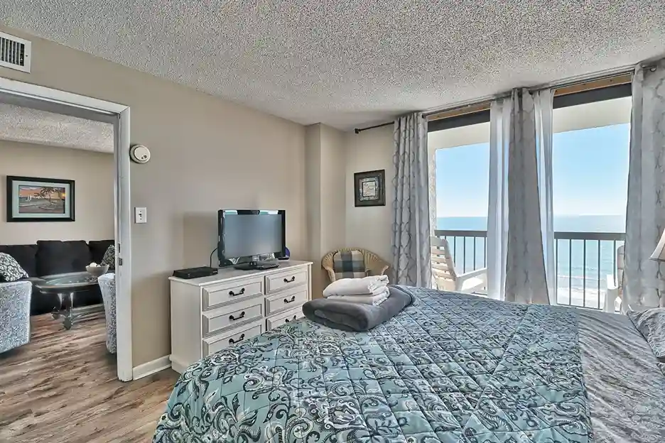 Master king/balcony
