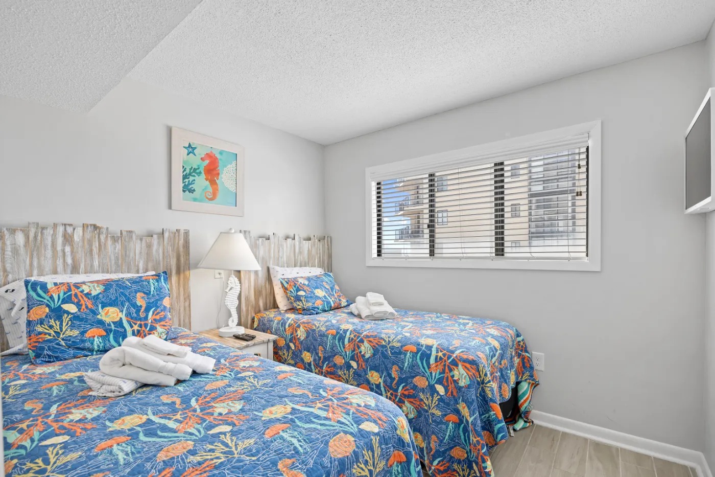 Twin bedroom